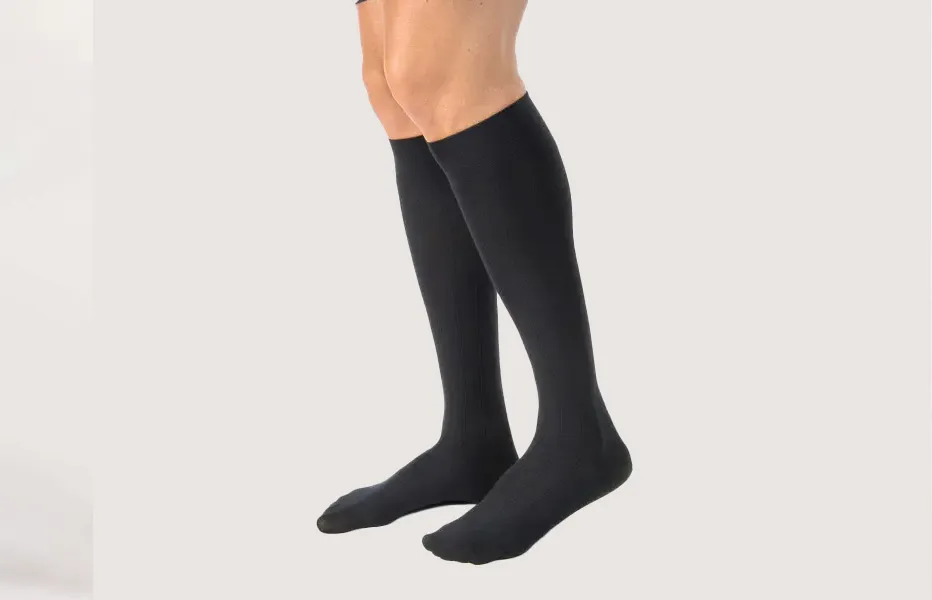 casual socks in black color custom socks manufacturing