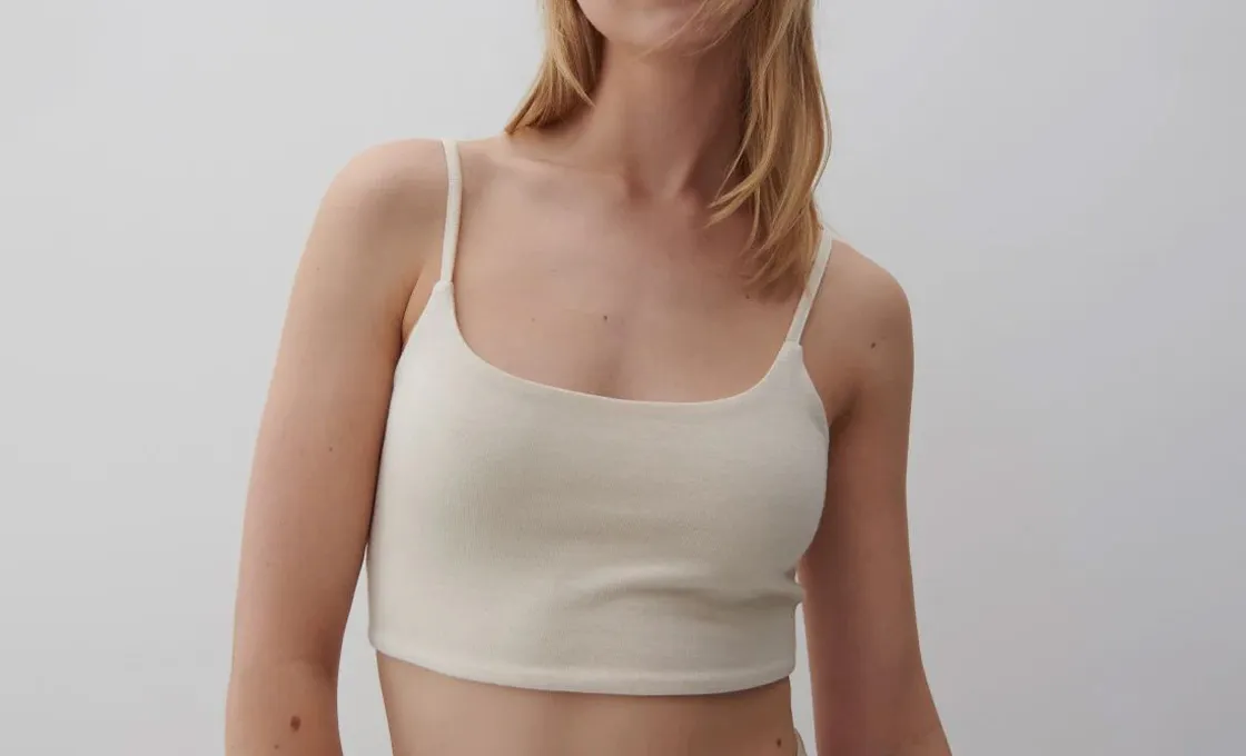 Sleeveless Crop Top manufacturing with custom label and packaging