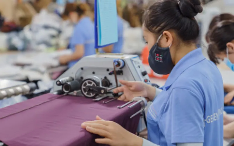 Streamlined Manufacturing Process and Contact Options