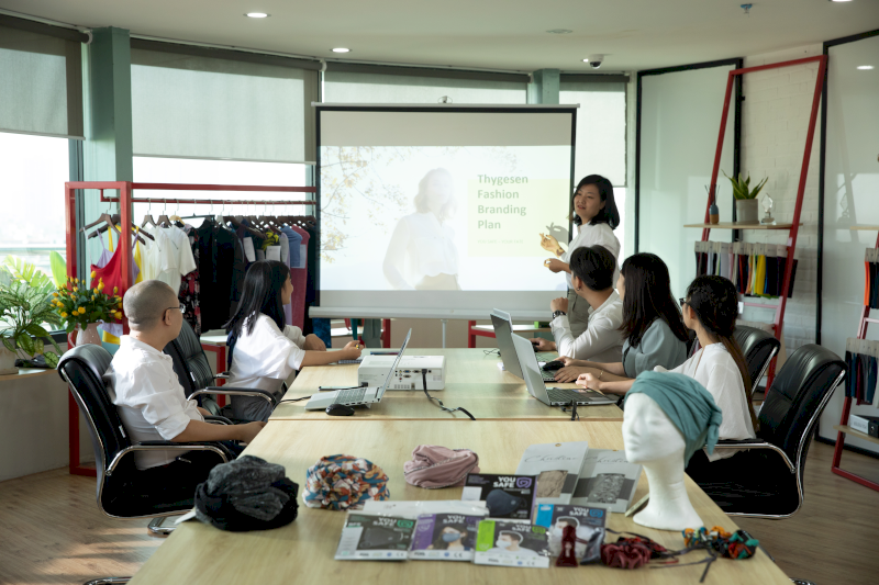 In the development stage, the brand submits design details, the manufacturer reviews feasibility, provides a quotation, creates samples, and finalizes the order upon approval