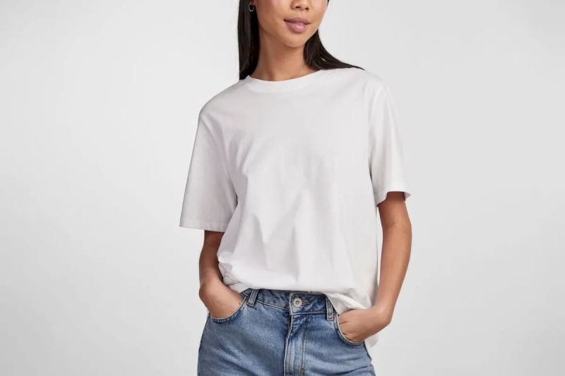 Thygesen produces diverse casualwear styles, including T-shirts, polos, hoodies, dresses, and more