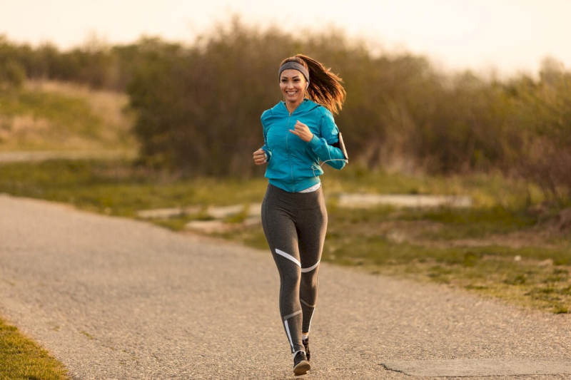 Thygesen’s rigorous quality control ensures that every running jacket meets your brand’s high standards, from sourcing materials to final production