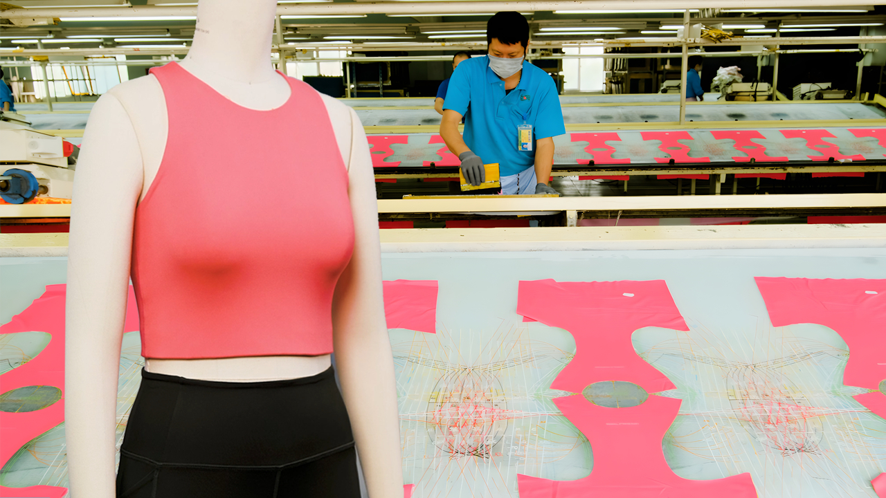 Key factors include MOQ alignment, activewear experience, quality control, customization options, and clear communication