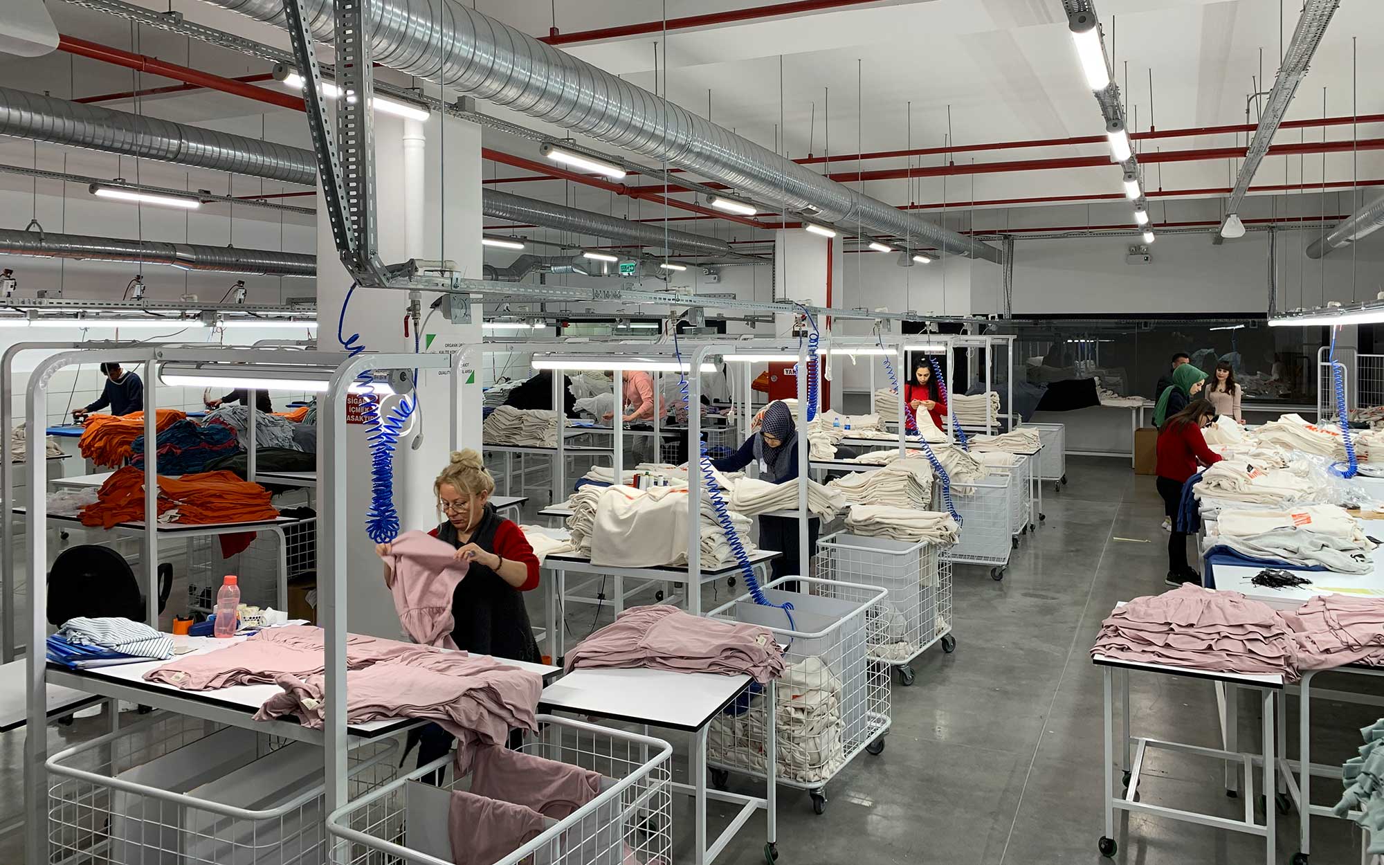 Akcakaya Textile is a leading clothing manufacturer established in Izmir, Turkey