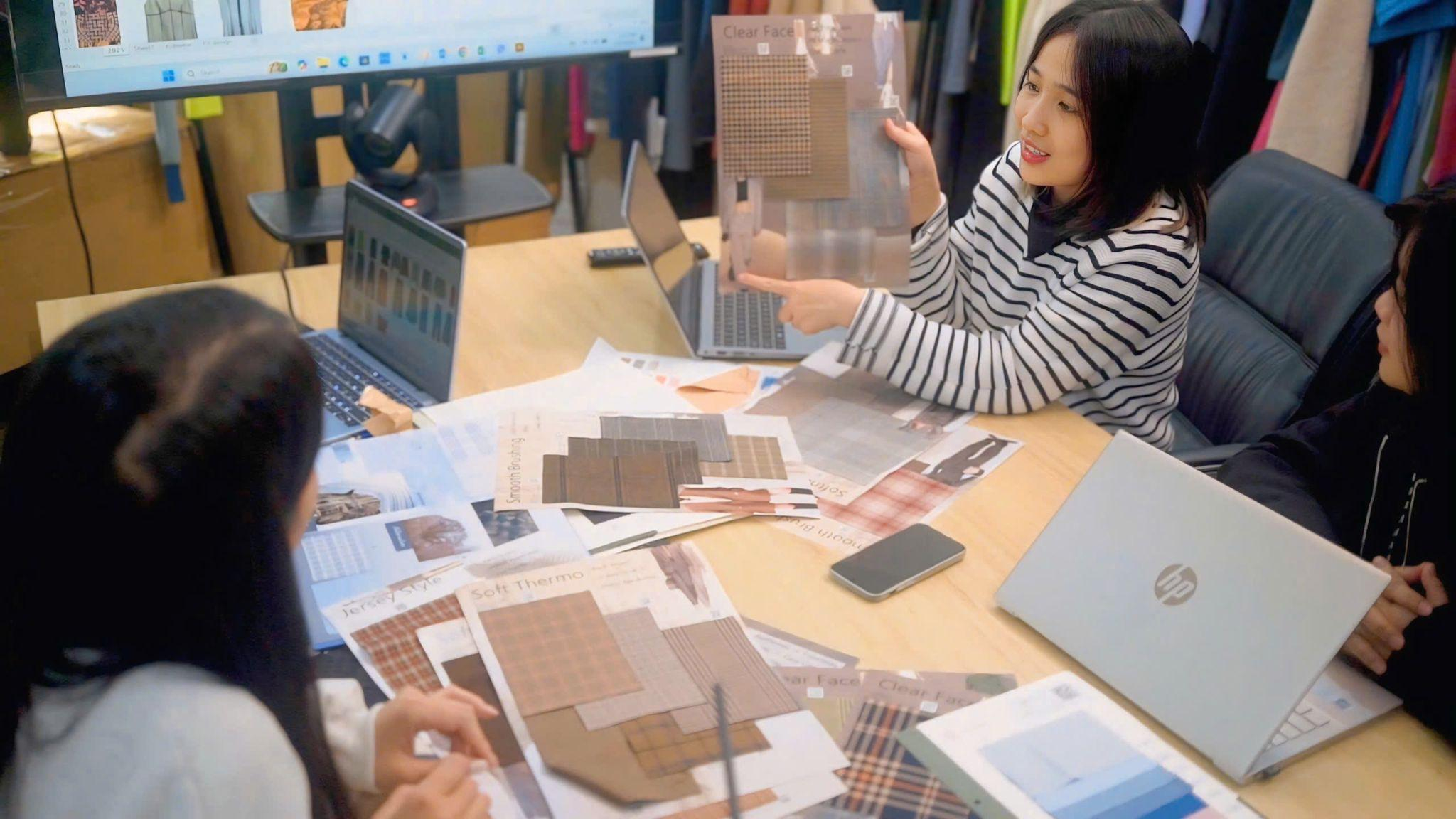 Choose manufacturers that communicate clearly