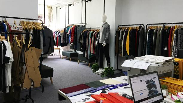 Arlisman is an experienced OEM partner producing streetwear with low MOQs.