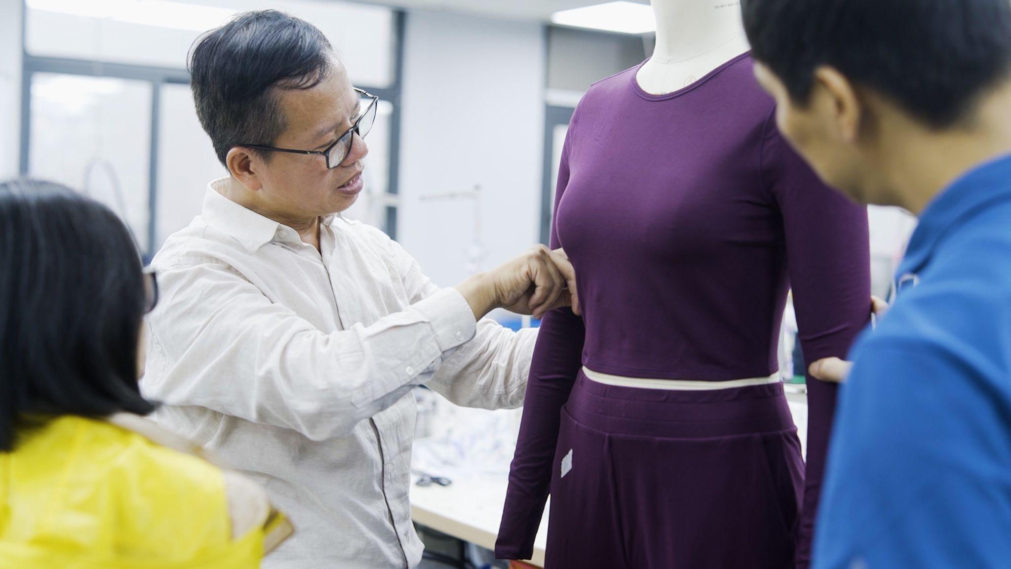 Sampling verifies fit fabric and design