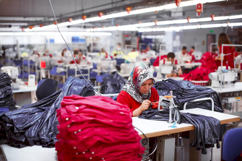 WithLife Clothing offers flexible private-label solutions and scalable production.