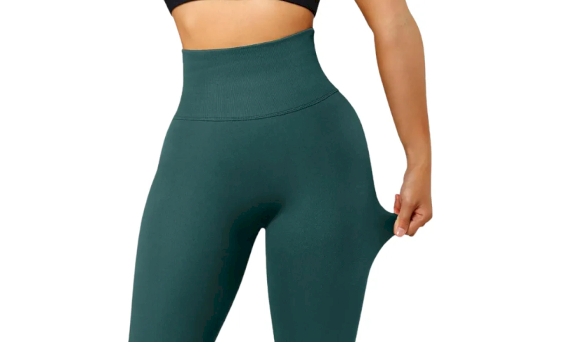 Seamless leggings use circular knitting for a smooth fit.