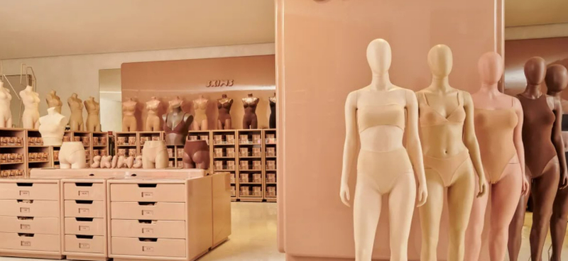 As demand for technical stretch apparel continues growing, SKIMS increasingly rely on specialized manufacturers capable of delivering consistent fit, elasticity, comfort
