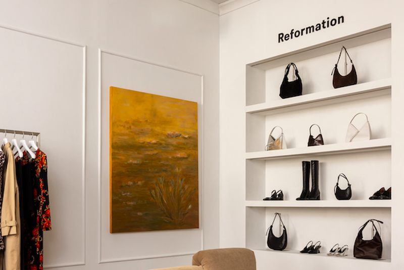 The company is especially known for combining vintage-inspired aesthetics with modern silhouettes